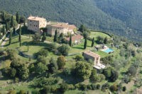 В итальянском замке устраивают "тихую охоту"